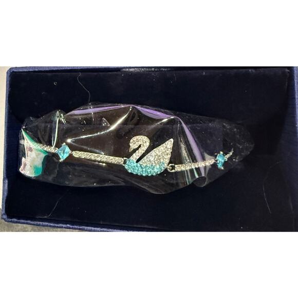 Swarovski Blue Ombre Swan Silver Bolo Bracelet*NEW in box - Picture 4 of 4